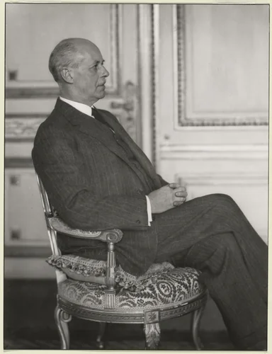 Industrial Magnate [Commercial Counsellor Arnold von Guilleaume] by August Sander, photograph, 1927