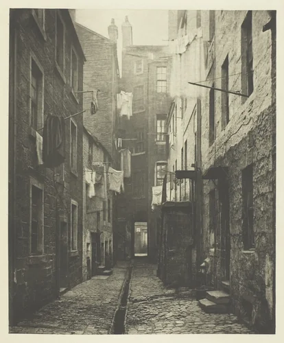 Close No. 75 High Street by Thomas Annan, photograph, 1868