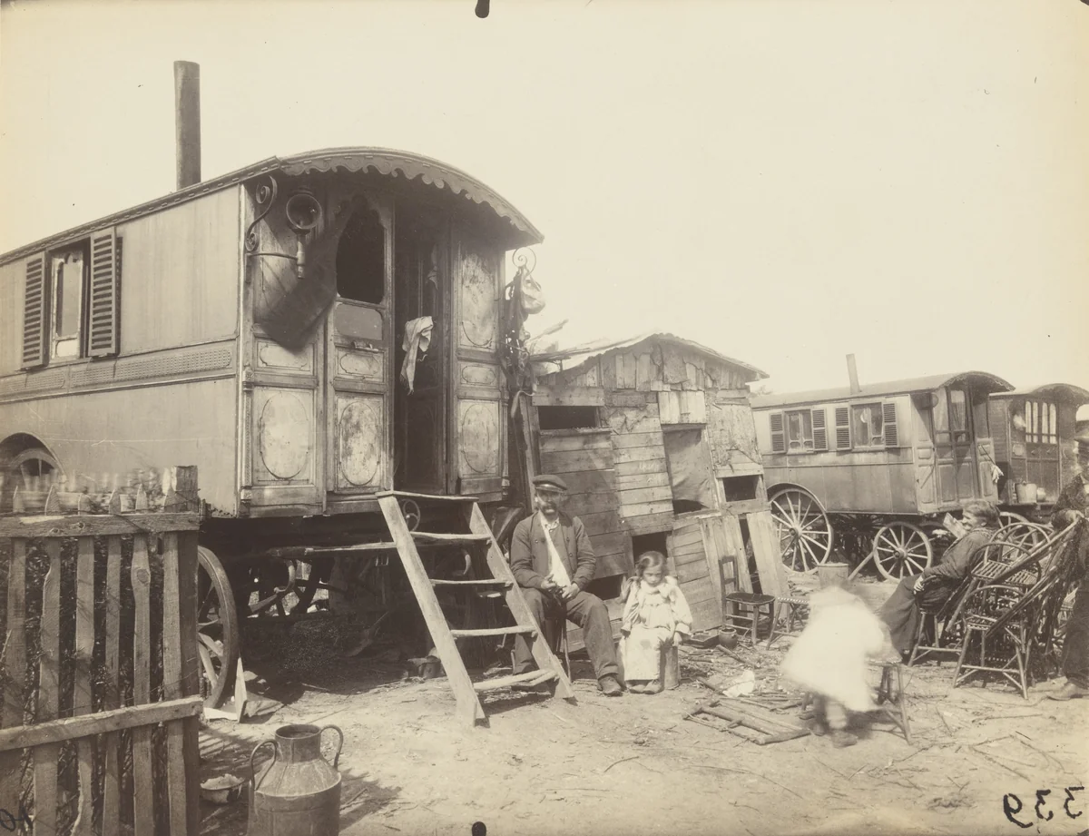 Porte d'Ivry by Eugène Atget, photograph, 1910