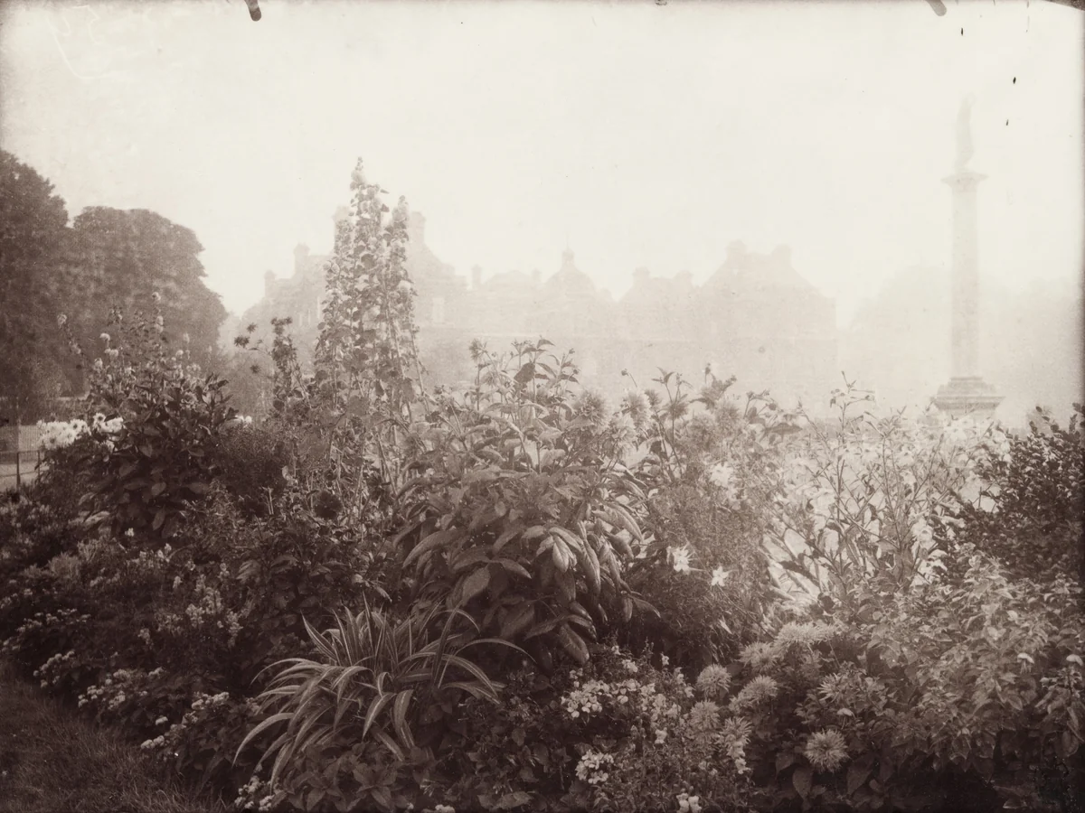 Luxembourg by Eugène Atget, photograph, 1923