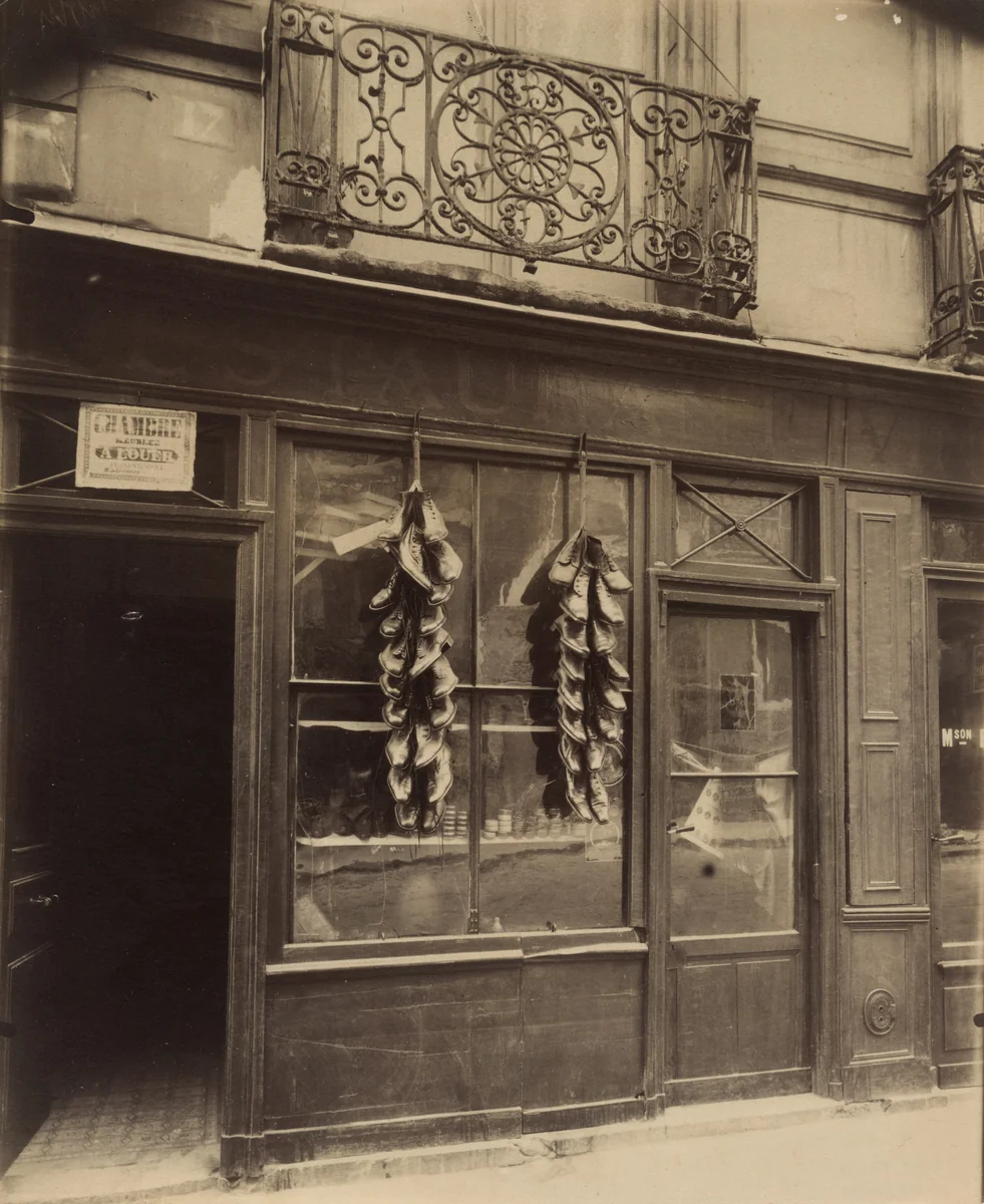 Balcon, 17 rue du Petit-Pont by Eugène Atget, photograph, 1913
