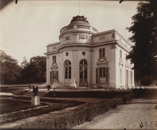 Château de Bagatelle by Eugène Atget, photograph, 1922