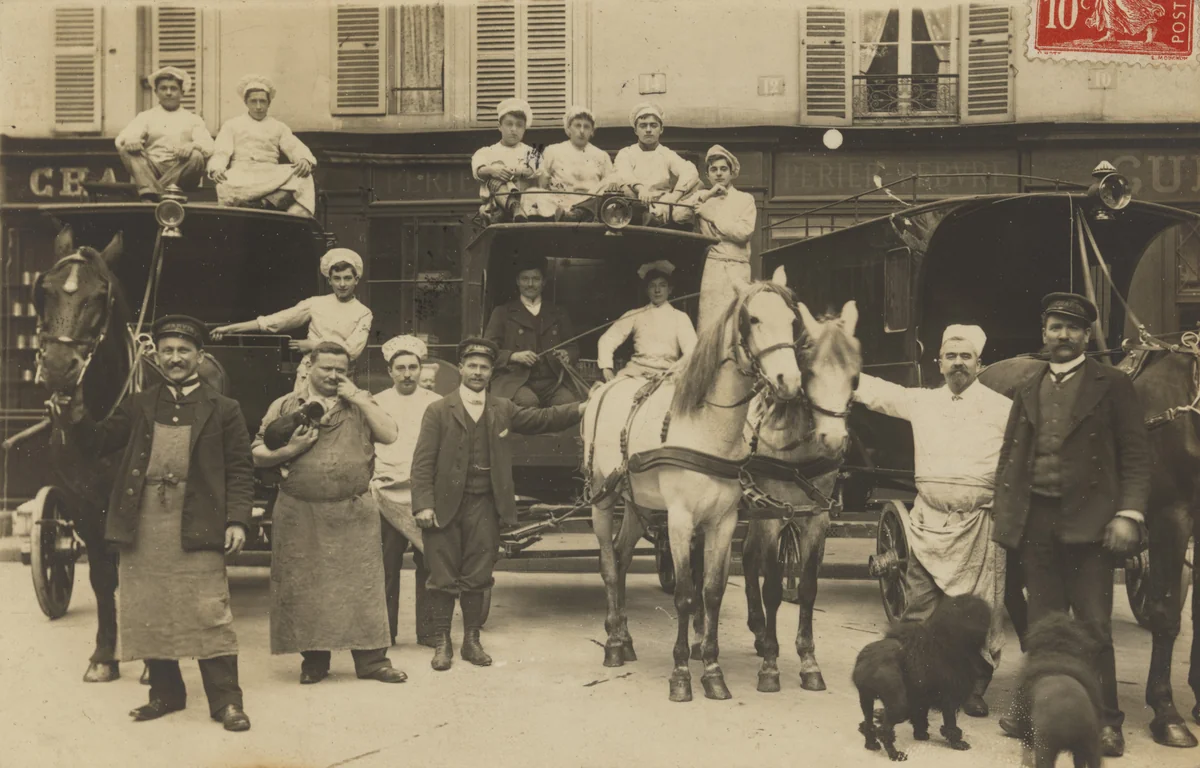 Maison Charvin, Passage Choiseul, Rue Dalayrac, Paris by Unidentified Photographer, photograph, 1906