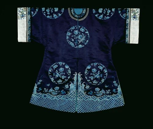 Woman's Waitao (Semiformal Domestic Surcoat) by Han-Chinese, textile, 1820-1840