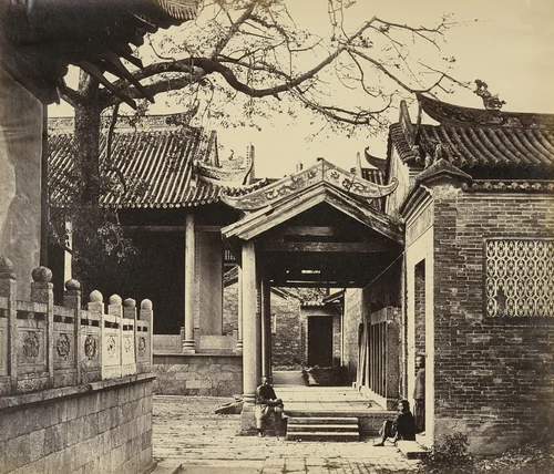 Nume Hui Kung Temple, Canton by Felice Beato, photograph, 1860