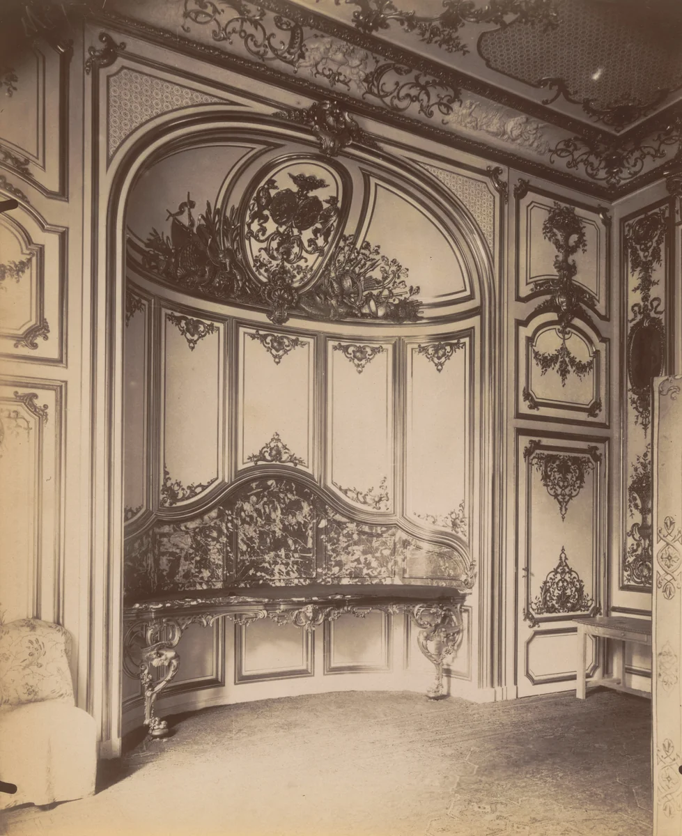 Ambassade d'Autriche, 57 rue de Varenne by Eugène Atget, photograph, 1905
