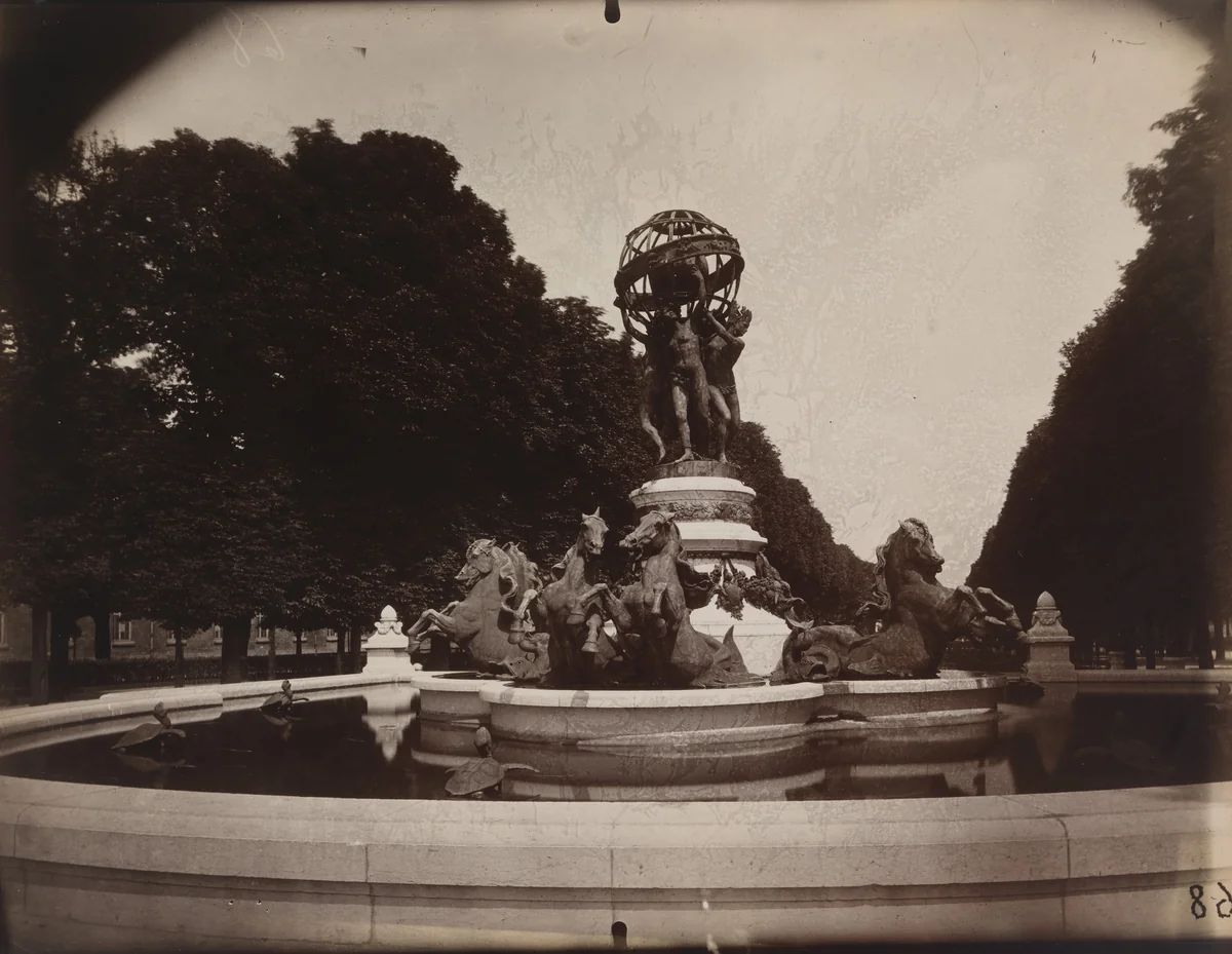 Luxembourg, fontaine by Eugène Atget, photograph, 1926