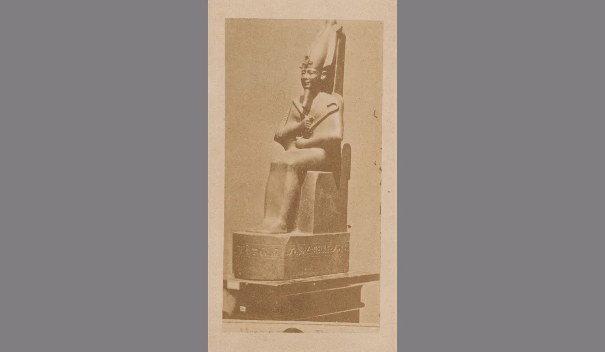 Egyptische sculptuur by anonymous, photograph, 1870-1890