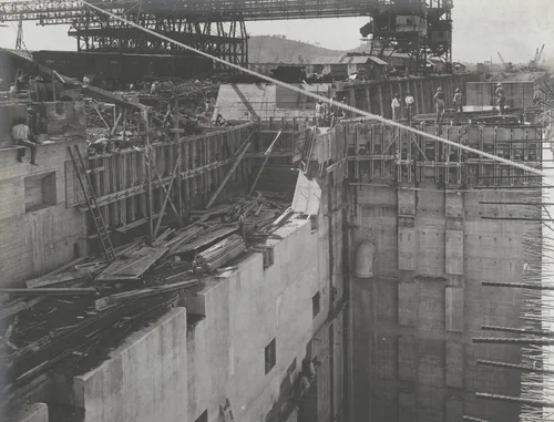 Balboa Terminals. Dry Dock #1. Construction of walls around pump well by Unidentified Photographer, photograph, 1915