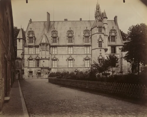 Beauvais, Palais de Justice by Eugène Atget, photograph, 1904