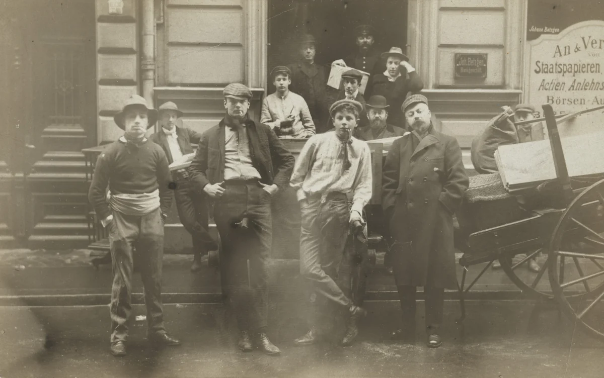 Bankgeschäft by Unidentified Photographer, photograph, 1911