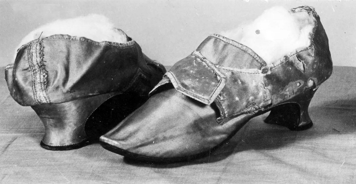 Woman's Shoes by England, textile, 1770-1779