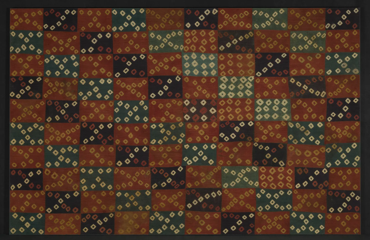 Mantle by Wari Peru, textile, 600-800