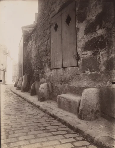 Vanves, rue du Chariot by Eugène Atget, photograph, 1925