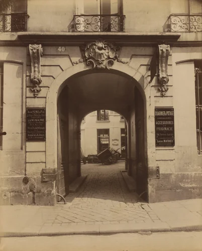 40 Rue de Sévigné by Eugène Atget, photograph, 1911