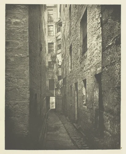 Close No. 148 High Street by Thomas Annan, photograph, 1868