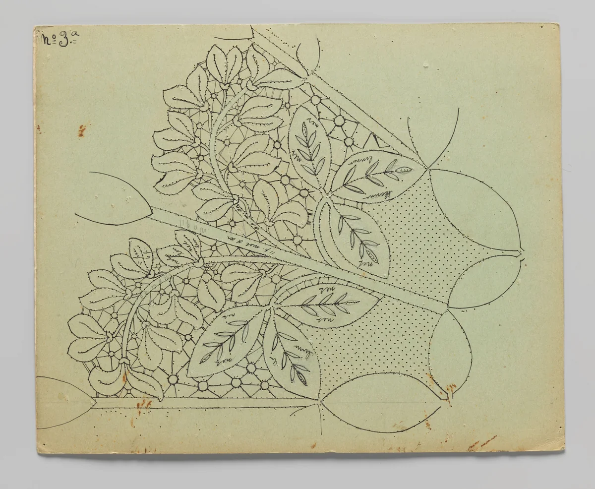 Kantpatroon voor een kleed van kloskant met goudenregentakken en -bloemen by Louise Wilhelmina van der Meulen-Nulle, textile, 1912