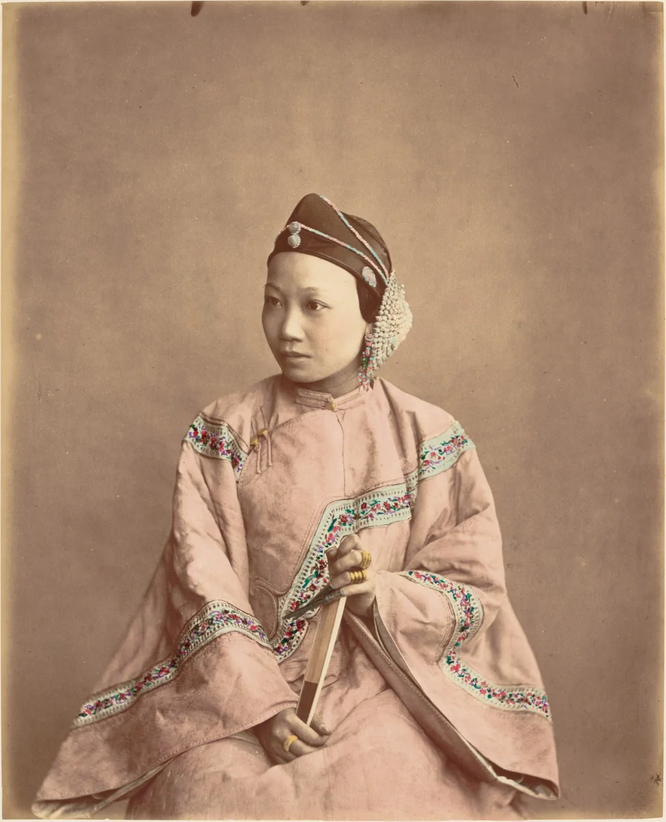 Fille de Sootchow (Suzhou Girl) by Raimund von Stillfried, photograph, 1870-1879