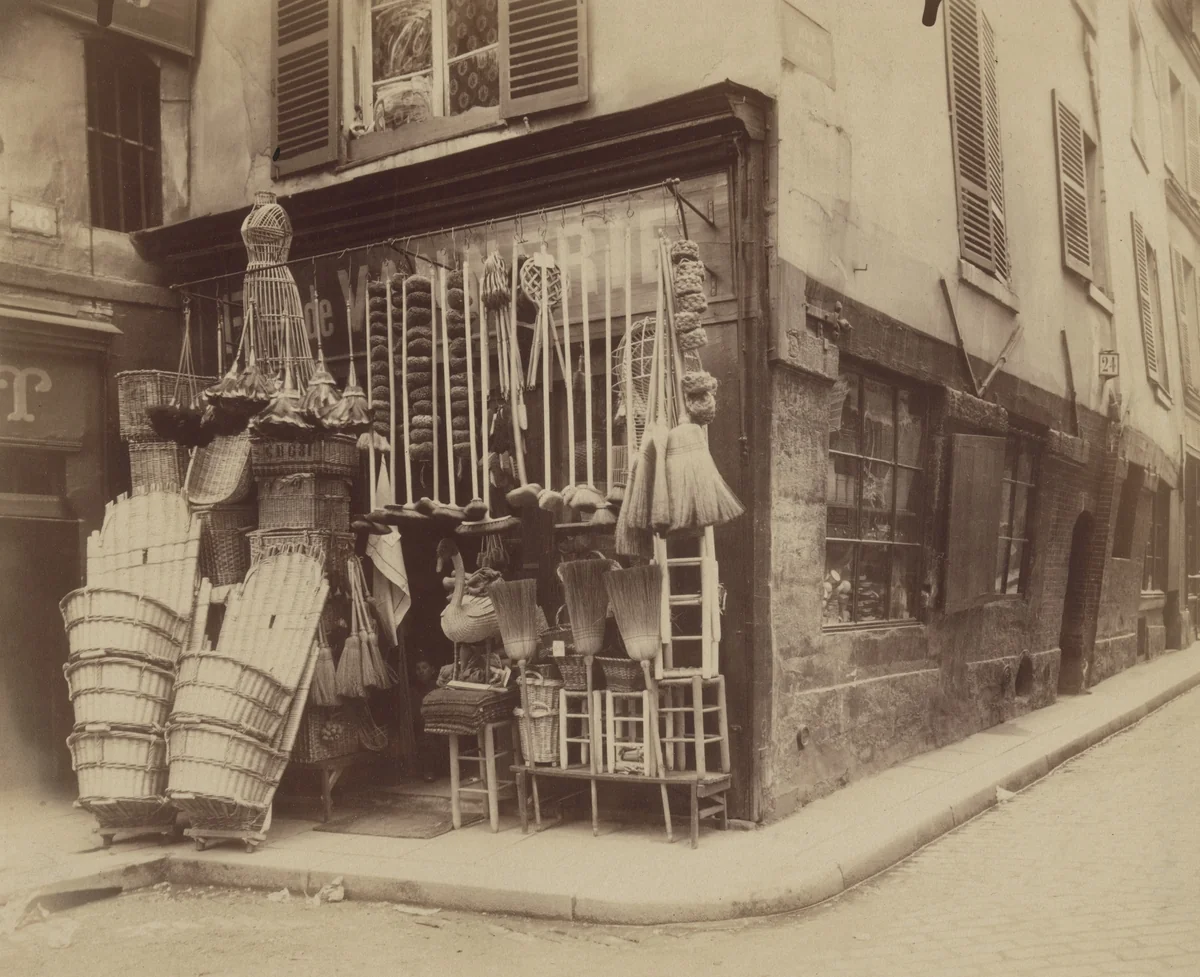 Boutique rue Ste Foy 26 by Eugène Atget, photograph, 1903