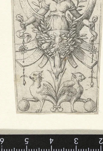 Ornament met vrouwelijke halffiguur by Unknown, print, 1550