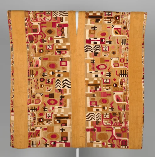 Tunic by Wari artist, textile, 650-1000