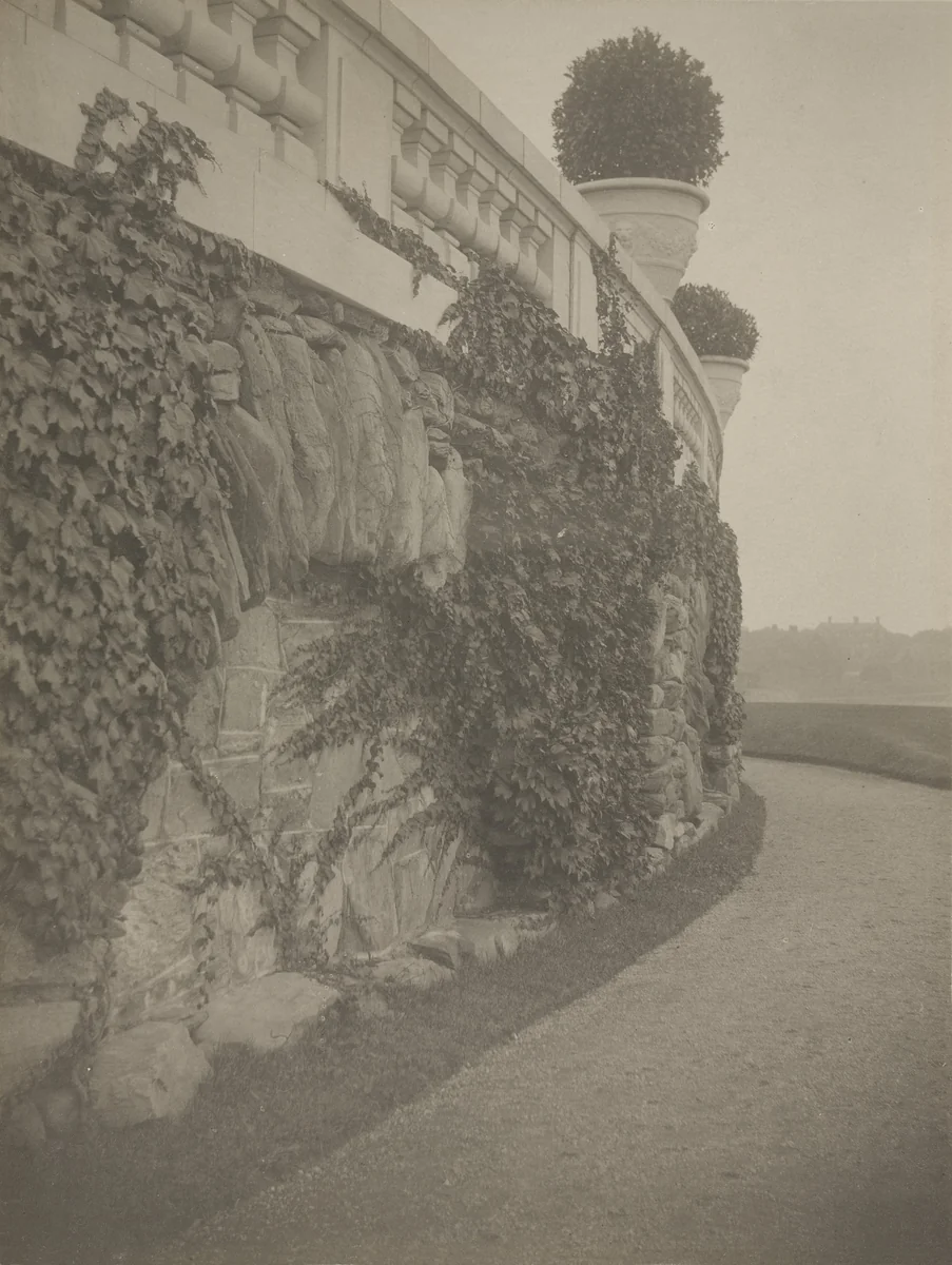 Newport, Rhode Island by Clarence H. White, photograph, 1907