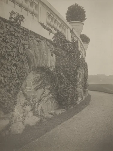 Newport, Rhode Island by Clarence H. White, photograph, 1907