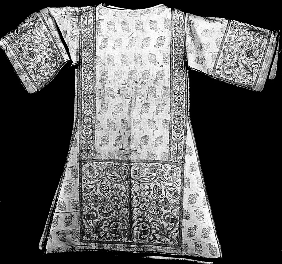 Dalmatic with Apparel and Orphrey Band by Spain, textile, 1601-1700