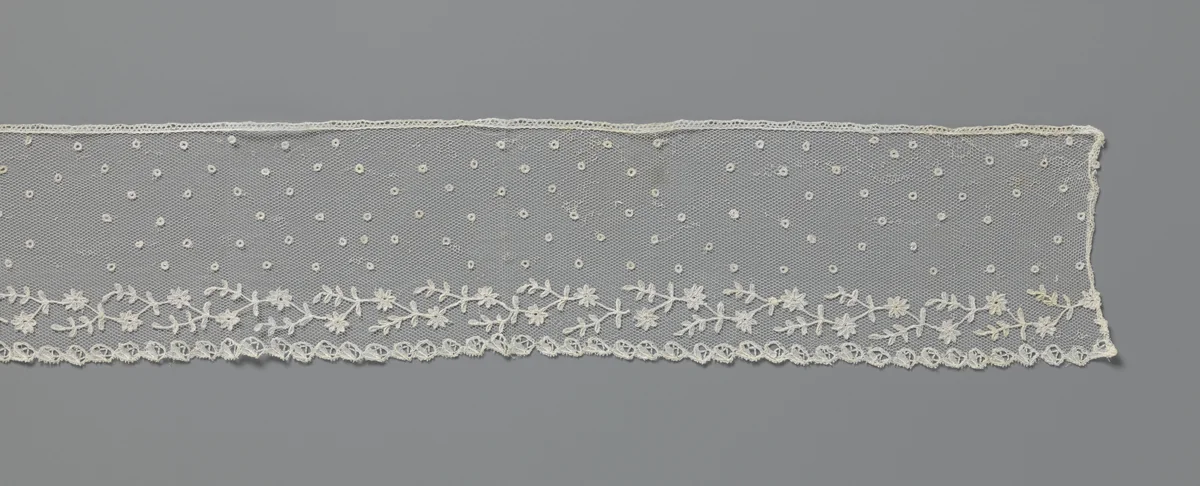 Strook applicatiekant met rozetbloempjes aan liggende bladrank by anonymous, other, 1800