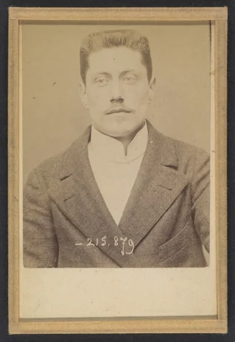 Ortiz. Léon. 25 ans, né à Paris. Commis d'architecte. Anarchiste. Voyage ordinairement en bicyclette. by Alphonse Bertillon, photograph, 1894