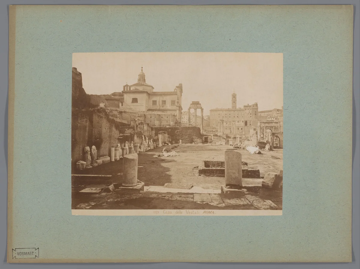 Huis van de Vestaalse Maagden op het Forum Romanum te Rome, Italië by anonymous, photograph, 1851-1900