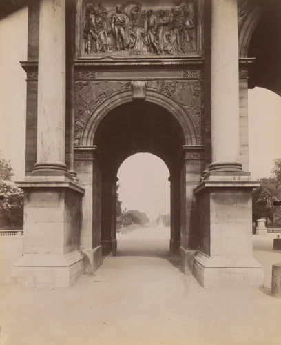 Place du Carrousel, Arc de Triomphe du Carrousel by Eugène Atget, photograph, 1911