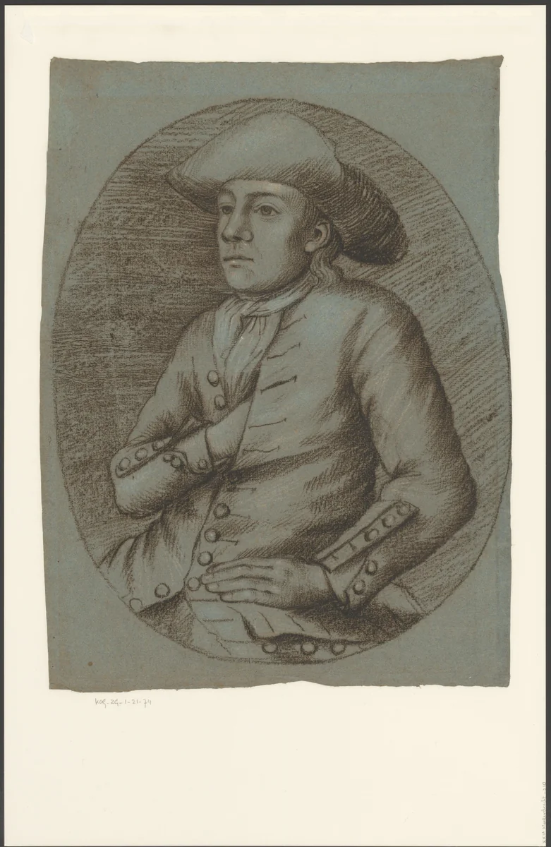 Zittende jonge man met driekantige steek by anonymous, drawing, 1700-1799