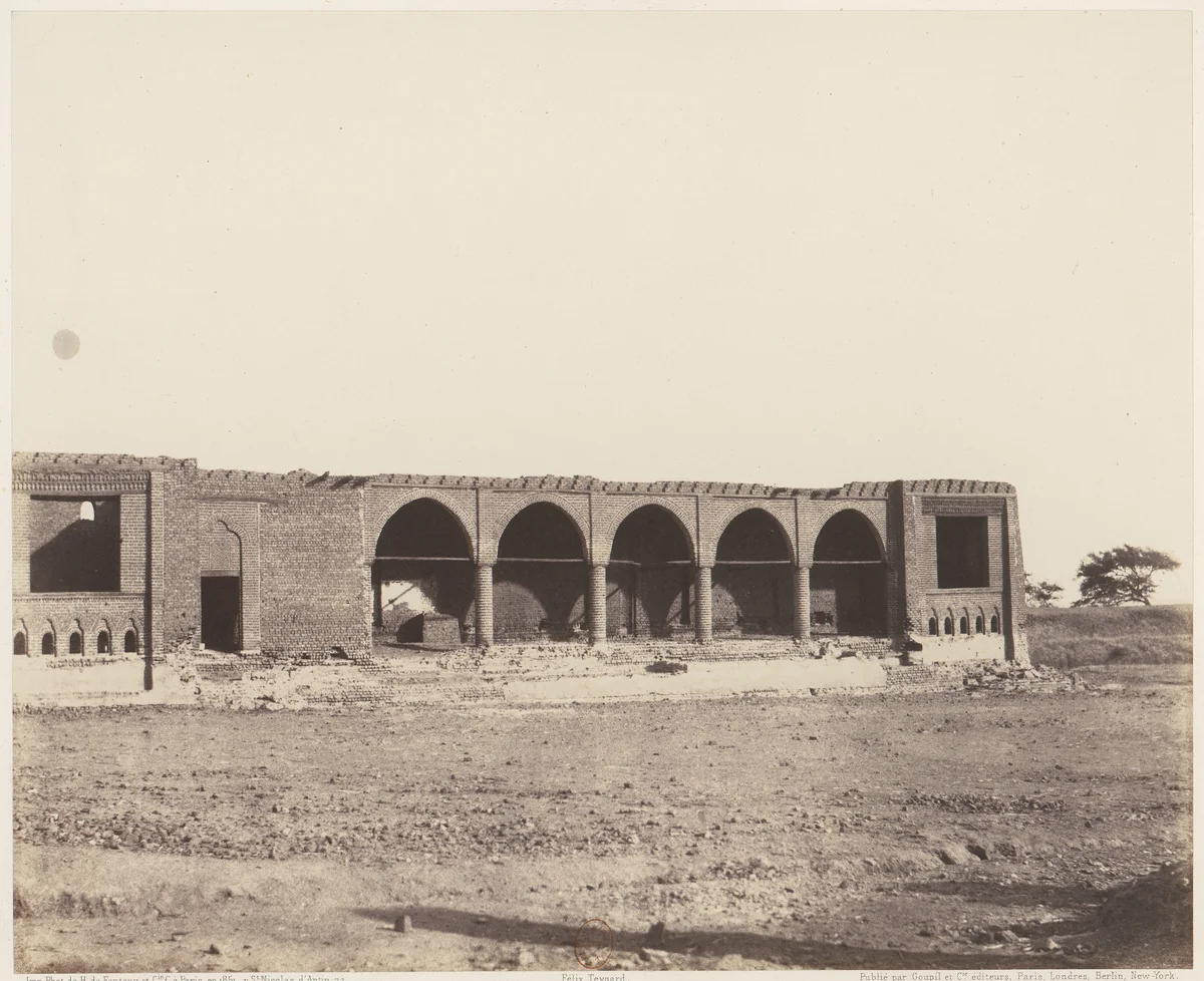 Syout, Caravansérail en Ruines by Félix Teynard, photograph, 1851-1852