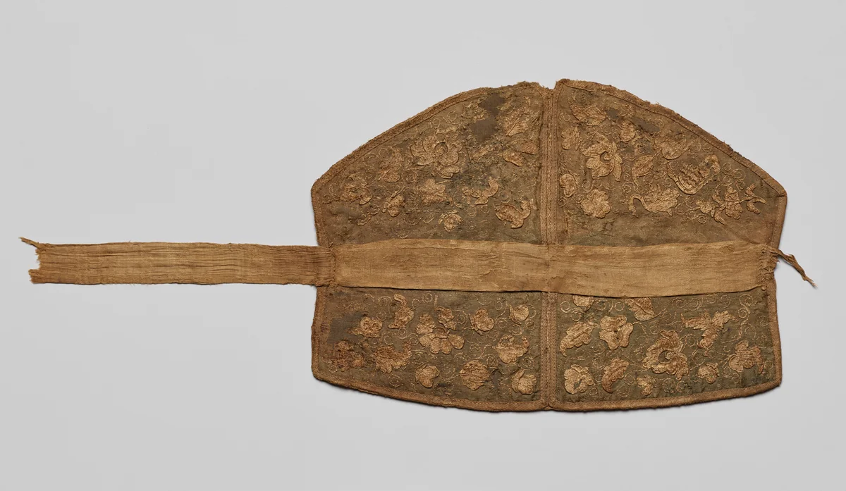 Headpiece by Unknown, textile, 907-1125