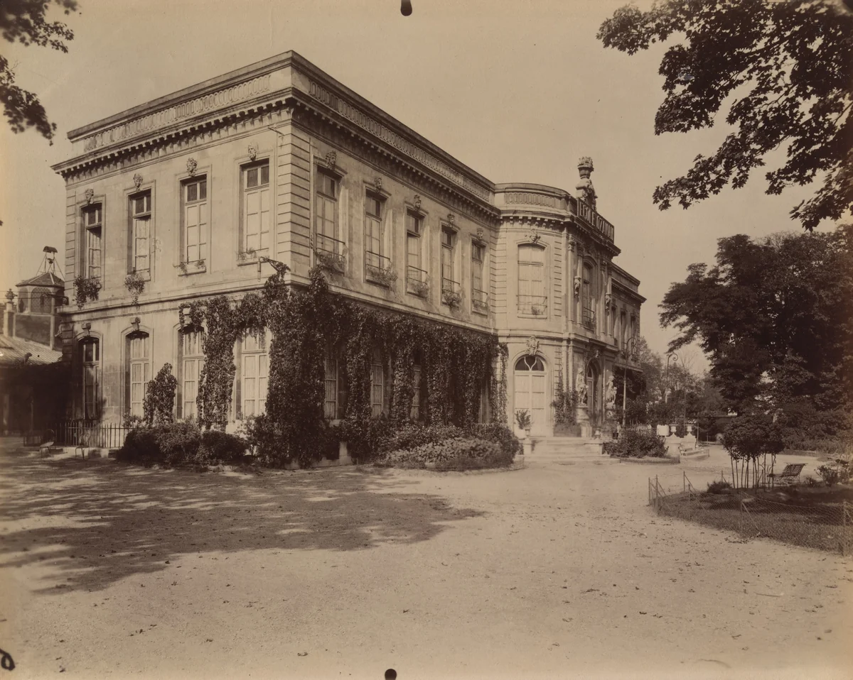 Asnières, Ancien chateau René Voyer d'Argenson by Eugène Atget, photograph, 1901