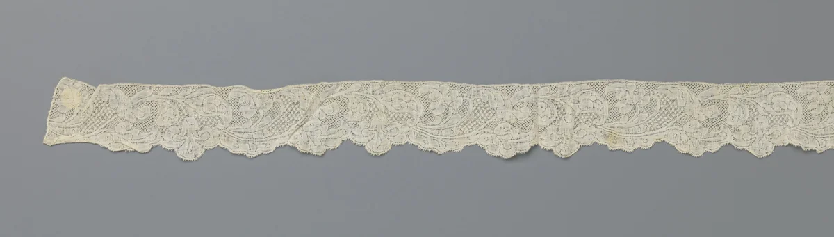 Strook kloskant met hoorn van overvloed afgesloten door een acanthusblad by anonymous, other, 1740-1749