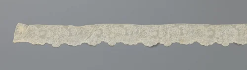 Strook kloskant met hoorn van overvloed afgesloten door een acanthusblad by anonymous, other, 1740-1749