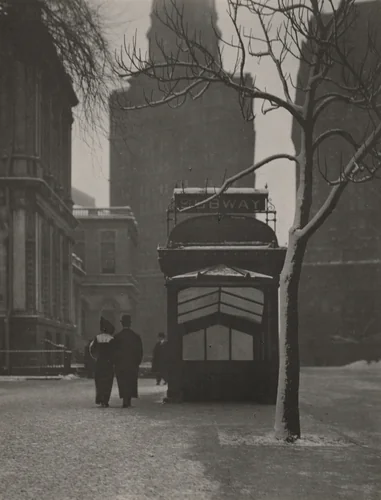 At City Hall, New York by Alfred Stieglitz, photograph, 1904-1911