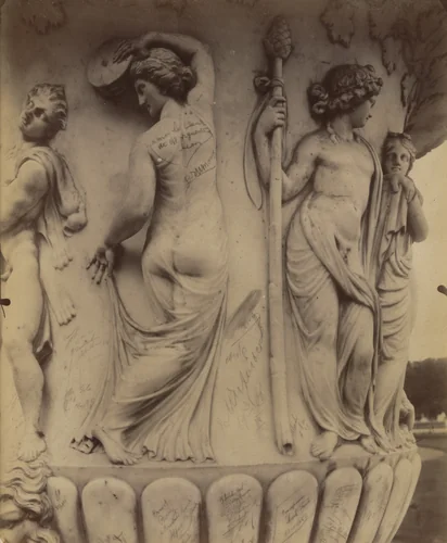 Versailles, vase by Eugène Atget, photograph, 1906
