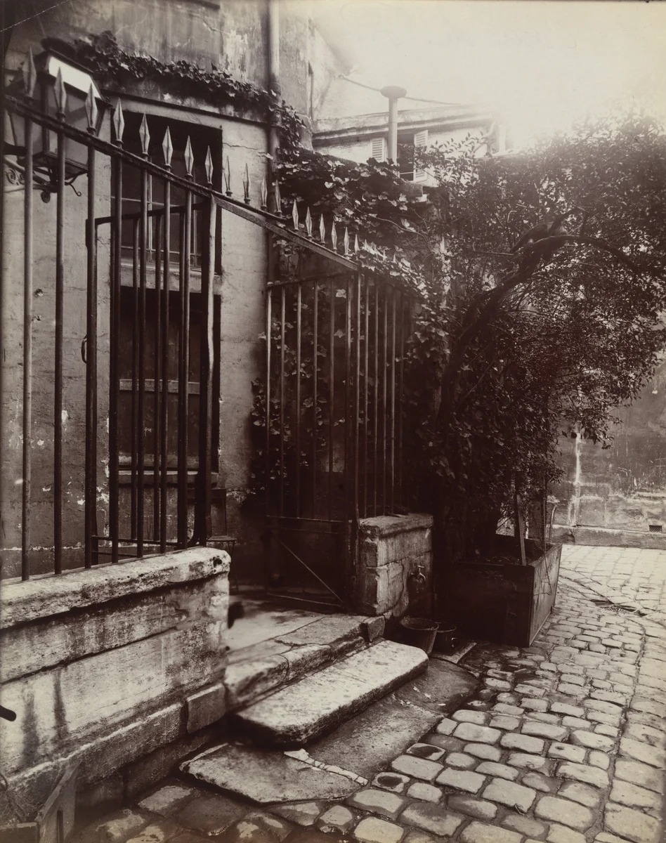 Cour de Rouen, by Eugène Atget, photograph, 1915