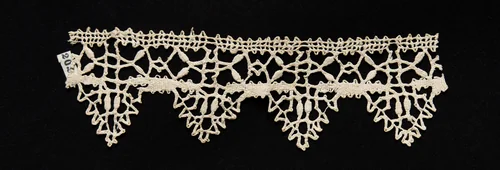 Bobbin Lace (Needlepoint Design) Edging of Points by Unknown, textile, 1550-1599