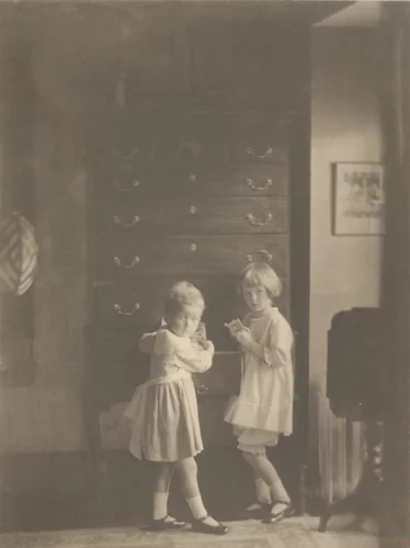 Jane and Mary Elizabeth Wilson by Clarence H. White, photograph, 1919