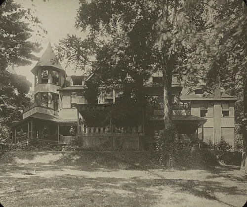 Oaklawn House, (East Side) by Alfred Stieglitz, other, 1895-1905