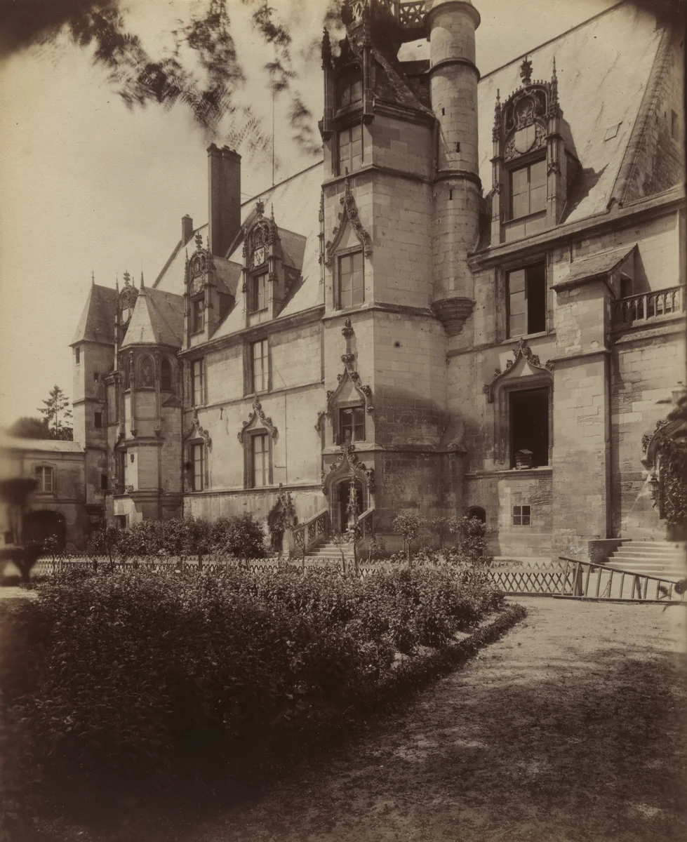 Beauvais, Palais de Justice by Eugène Atget, photograph, 1904