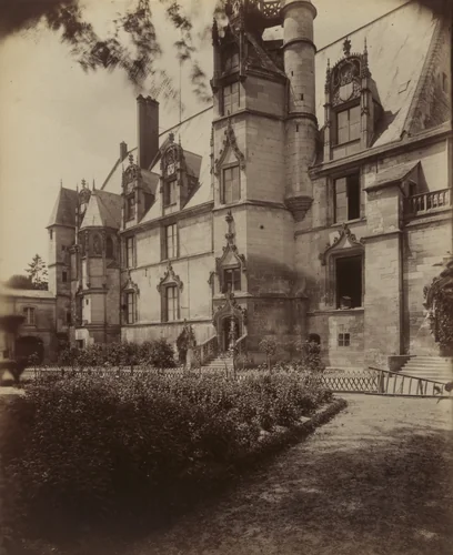 Beauvais, Palais de Justice by Eugène Atget, photograph, 1904