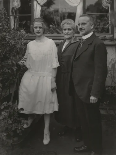 Middle-class Family by August Sander, photograph, 1923