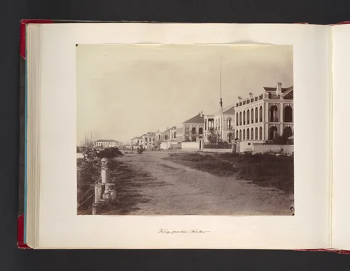 Foreign Quarter. Hankow by John Thomson, photograph, 1865