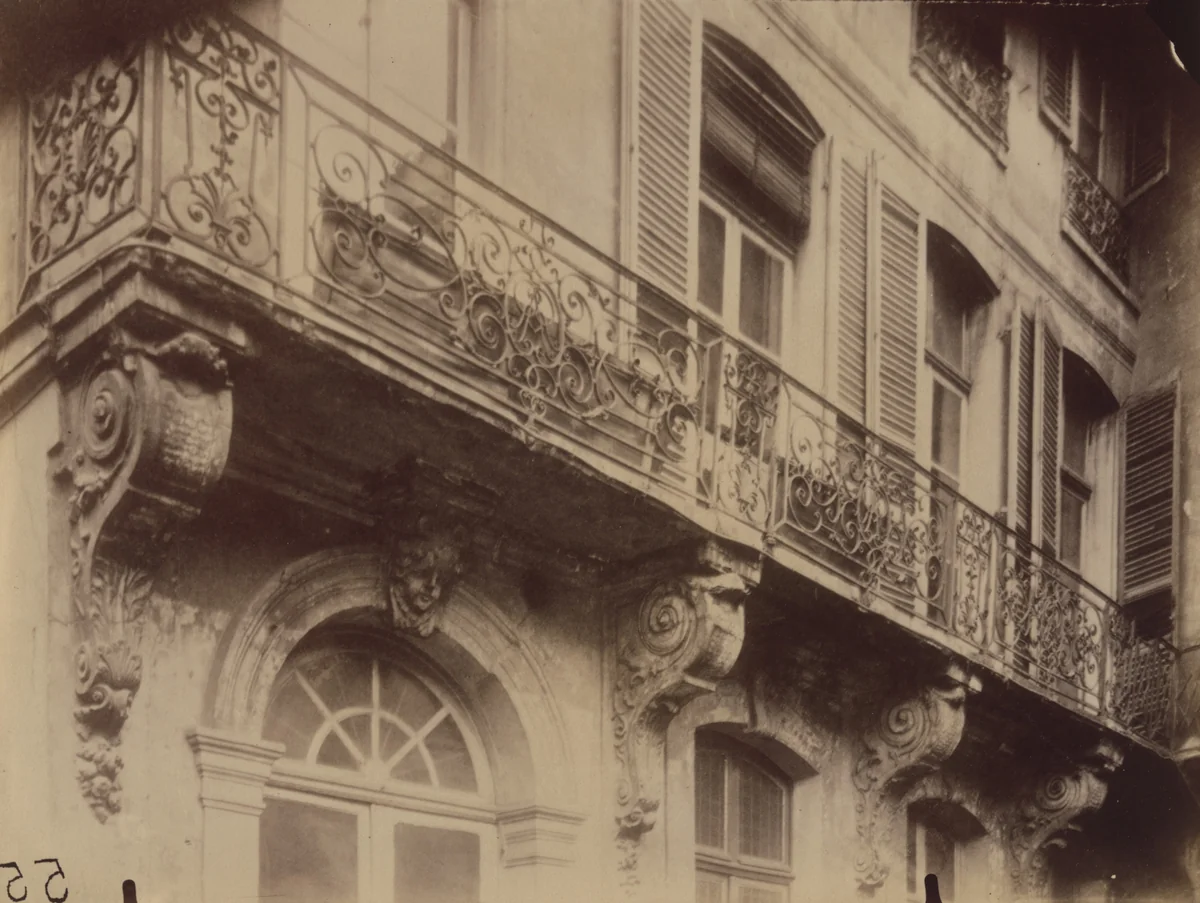 21 Rue Poissonnière by Eugène Atget, photograph, 1905