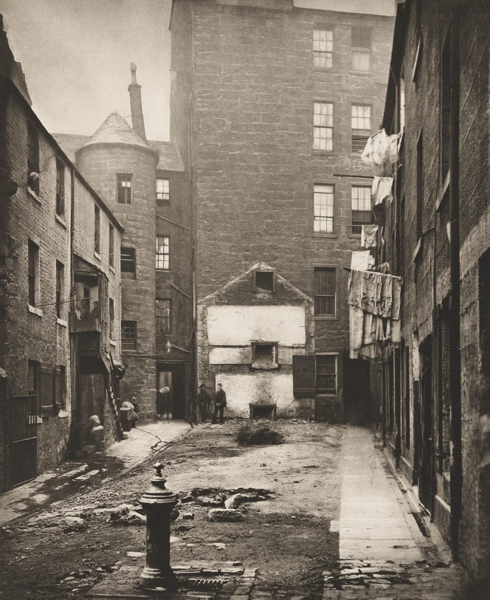 Closes Nos. 97 and 103 Saltmarket by Thomas Annan, photograph, 1868